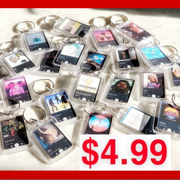 Customized Keychains - Picture 1 of 8